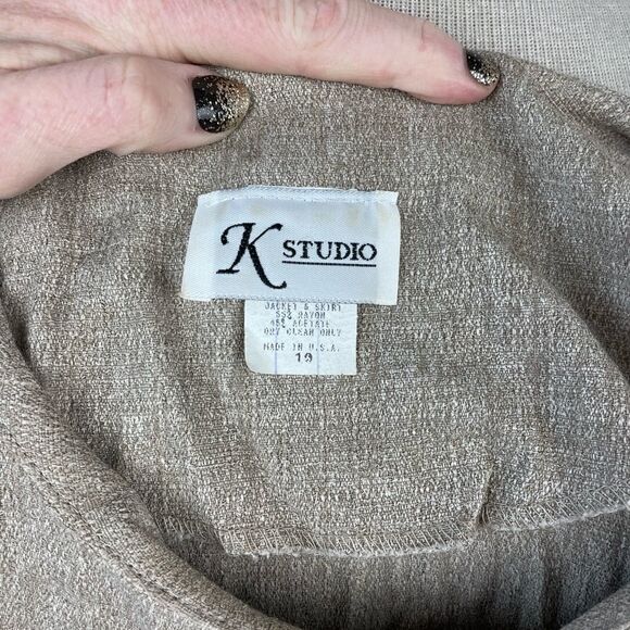 Pre-Owed Vintage K STUDIO Womens Rayon Blend Tan Blouse and Skirt Set Size 10 - Picture 5 of 11